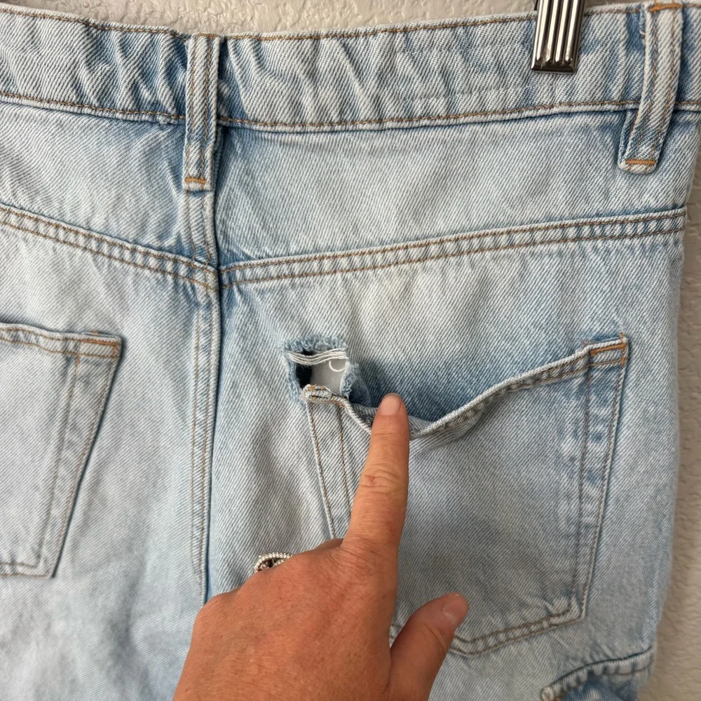 Zara Mens Cargo Denim shorts distressed